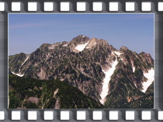 鋭い岩峰の剱岳