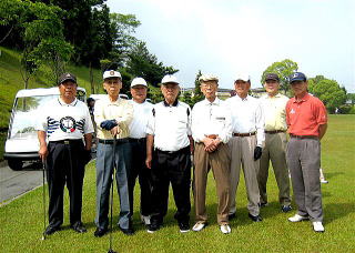 右から4人目が長岡先輩