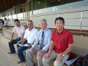 右から：市村総監督、西村充司先輩、水谷和男氏、立命吉田監督