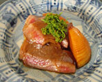 塚原産白子筍と牛肉の照り焼き、花山椒添え・鯛とうるい