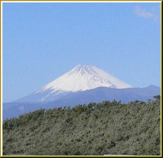 風になる碑からみた千本松原と富士山