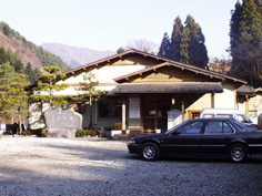 道志温泉玄関