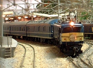 あさかぜ記念列車が快走・・・