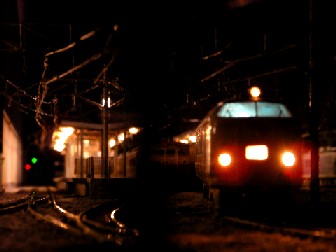 夜行列車通過・・・・・