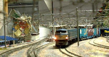 一番列車はコンテナ列車