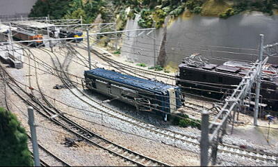 �d�e�U�S�]���E�E�E�E