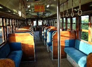 クモハ42の車内