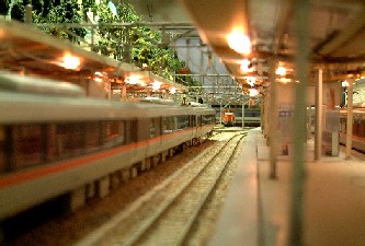 2番線から下り方向を撮影・・・