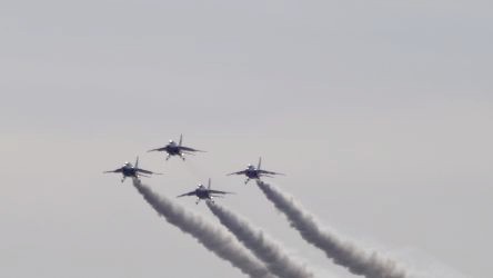 ブルーインパルス飛行