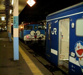 ED79とどらえもん列車