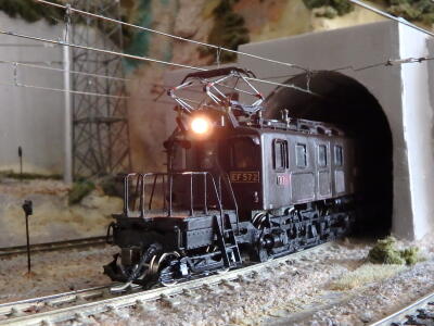 EF572テールライト