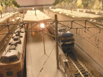朝もやをついて
