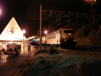 ばく進するTEE・・・・・