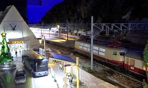 �T���^�N���[�XEXP�E�E�E