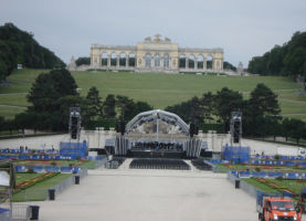 �h�i�E�͔�