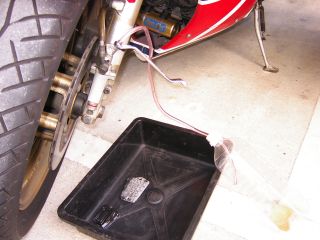フルードを抜いています フルードを抜いています